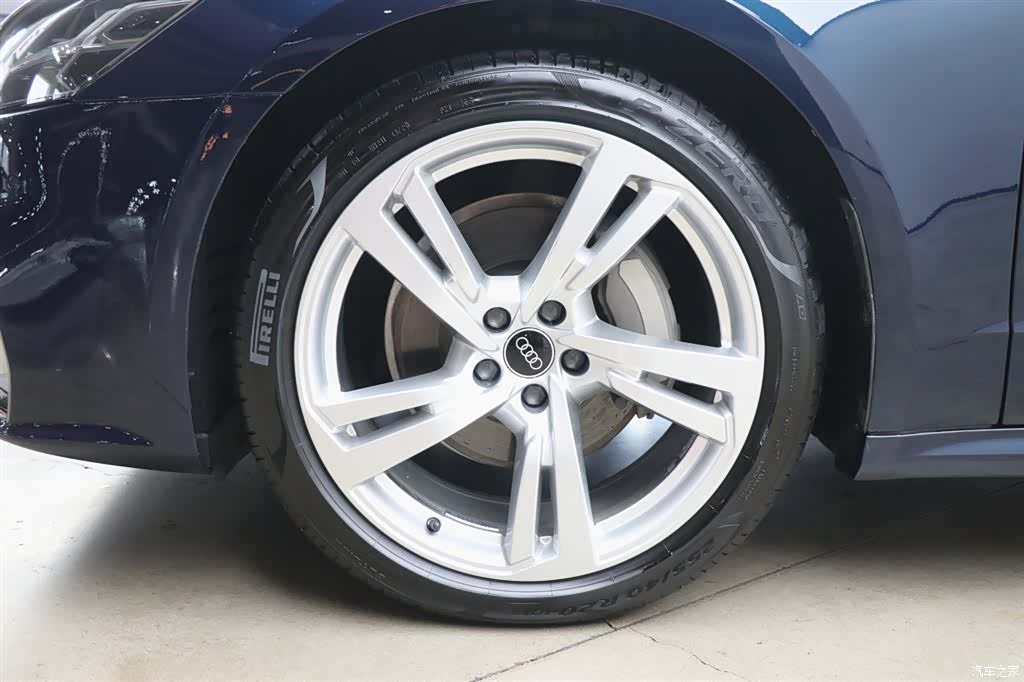 Audi A7L, 2023 28