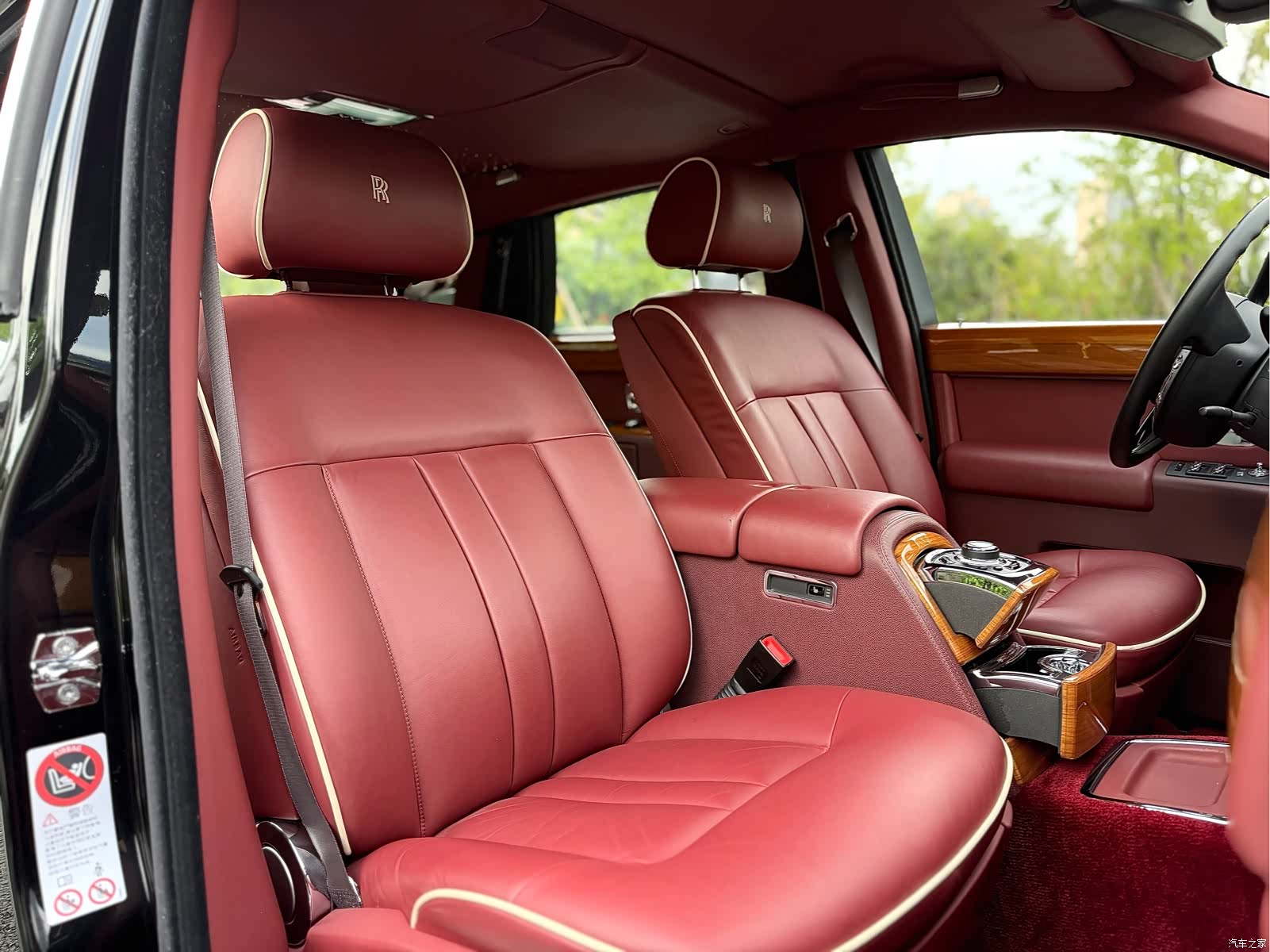 Rolls-Royce Phantom, 2015 28