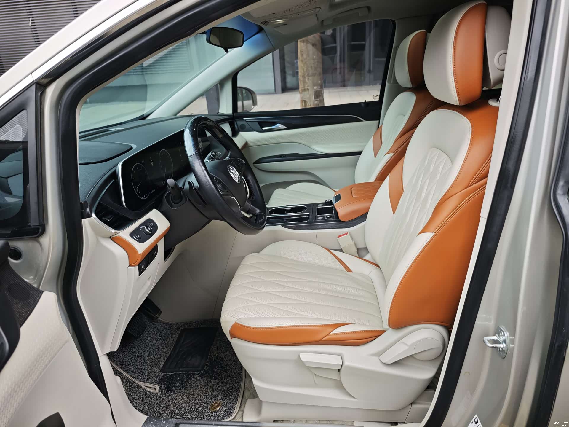 Buick GL8, 2021 все фото