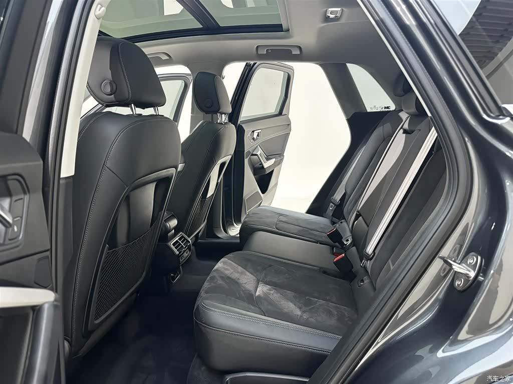 Audi Q3, 2022 12