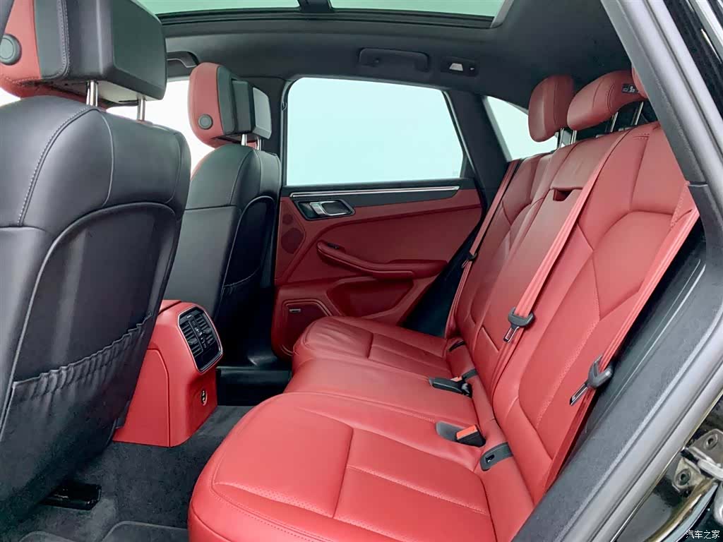 Porsche Macan, 2024 13