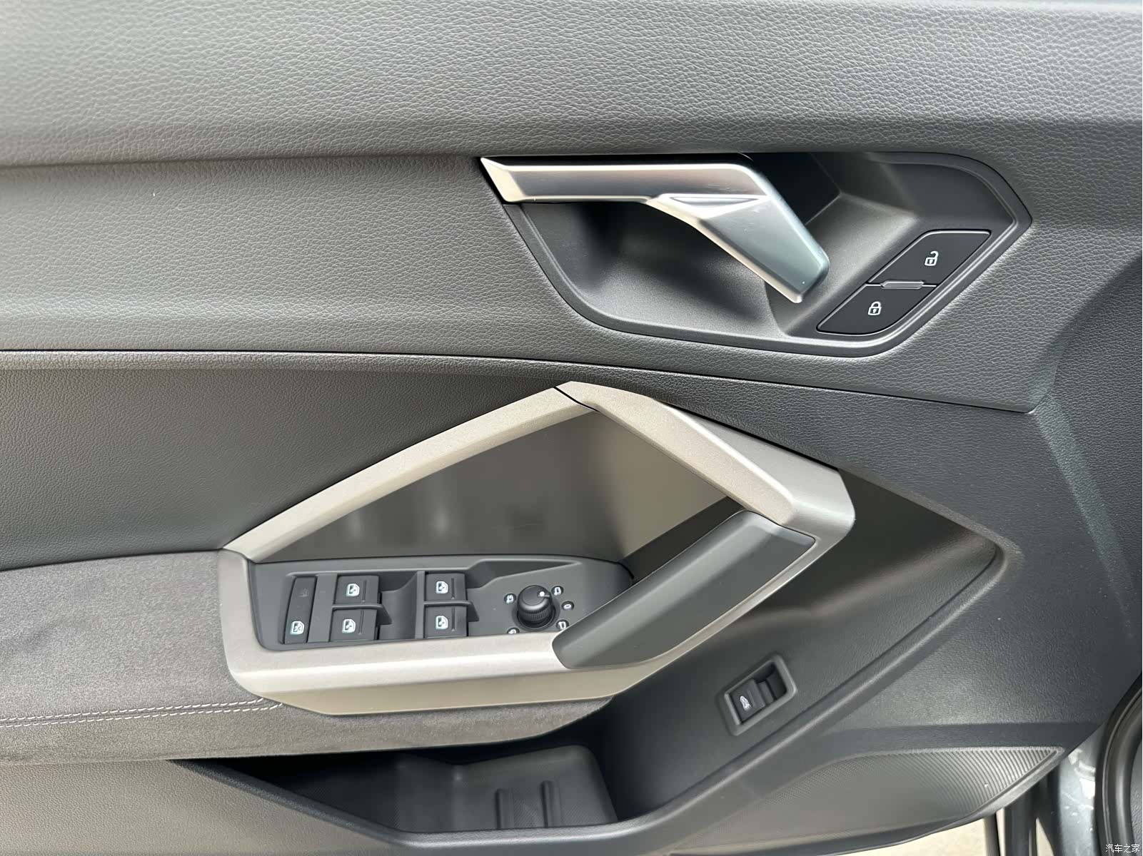 Audi Q3, 2022 11