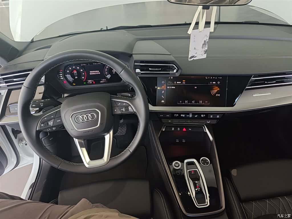 Audi Flying Spur, 2025 16