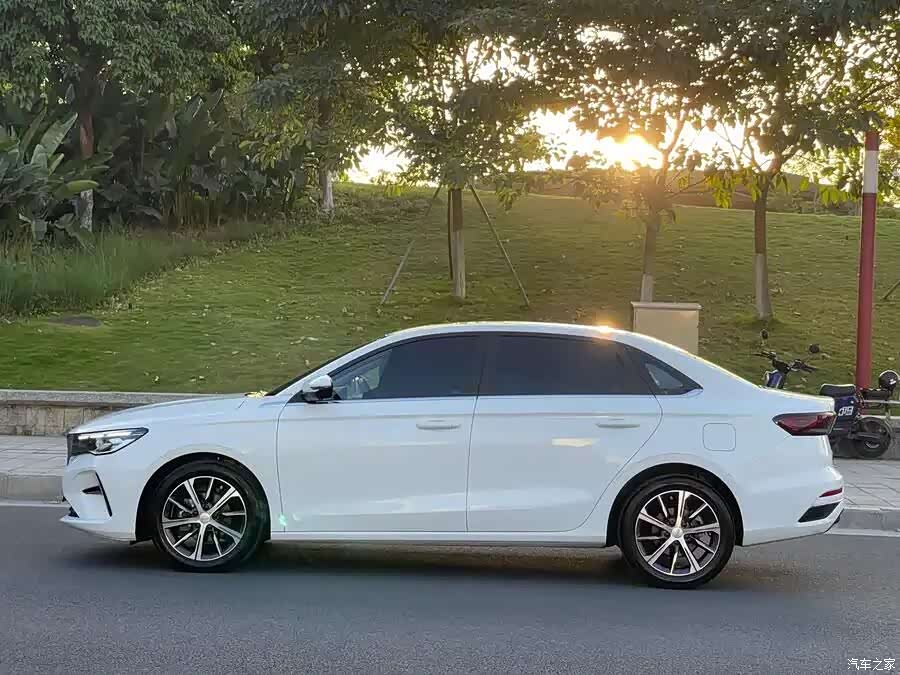 Geely Emgrand, 2022 2