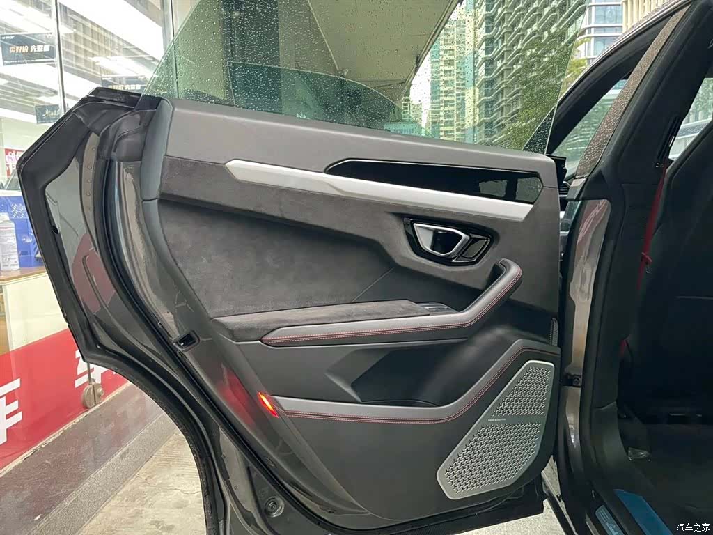 Lamborghini Urus, 2019 19