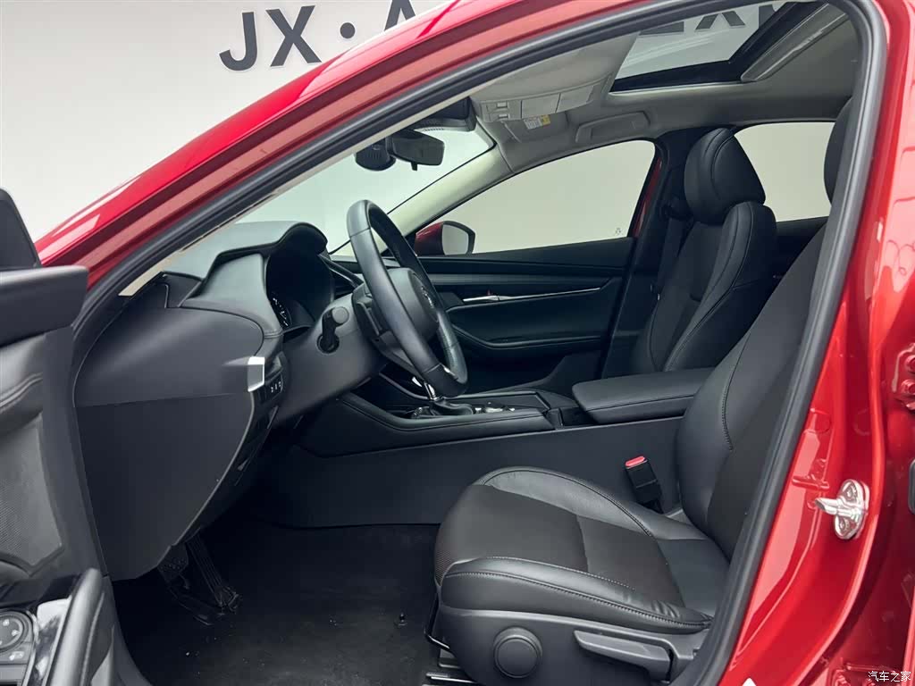 Mazda Mazda3, 2022 18