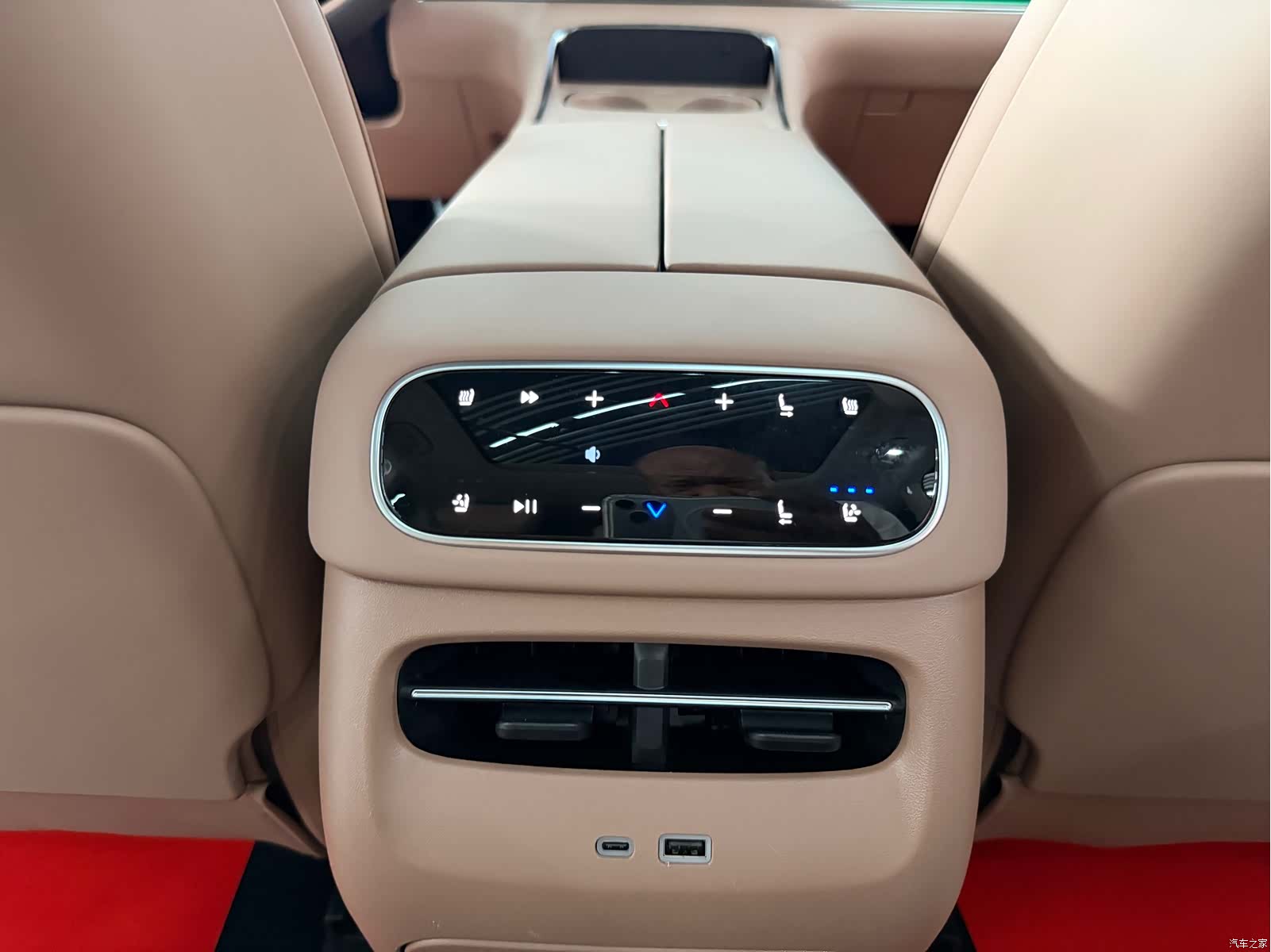 Leapmotor C11, 2025 13