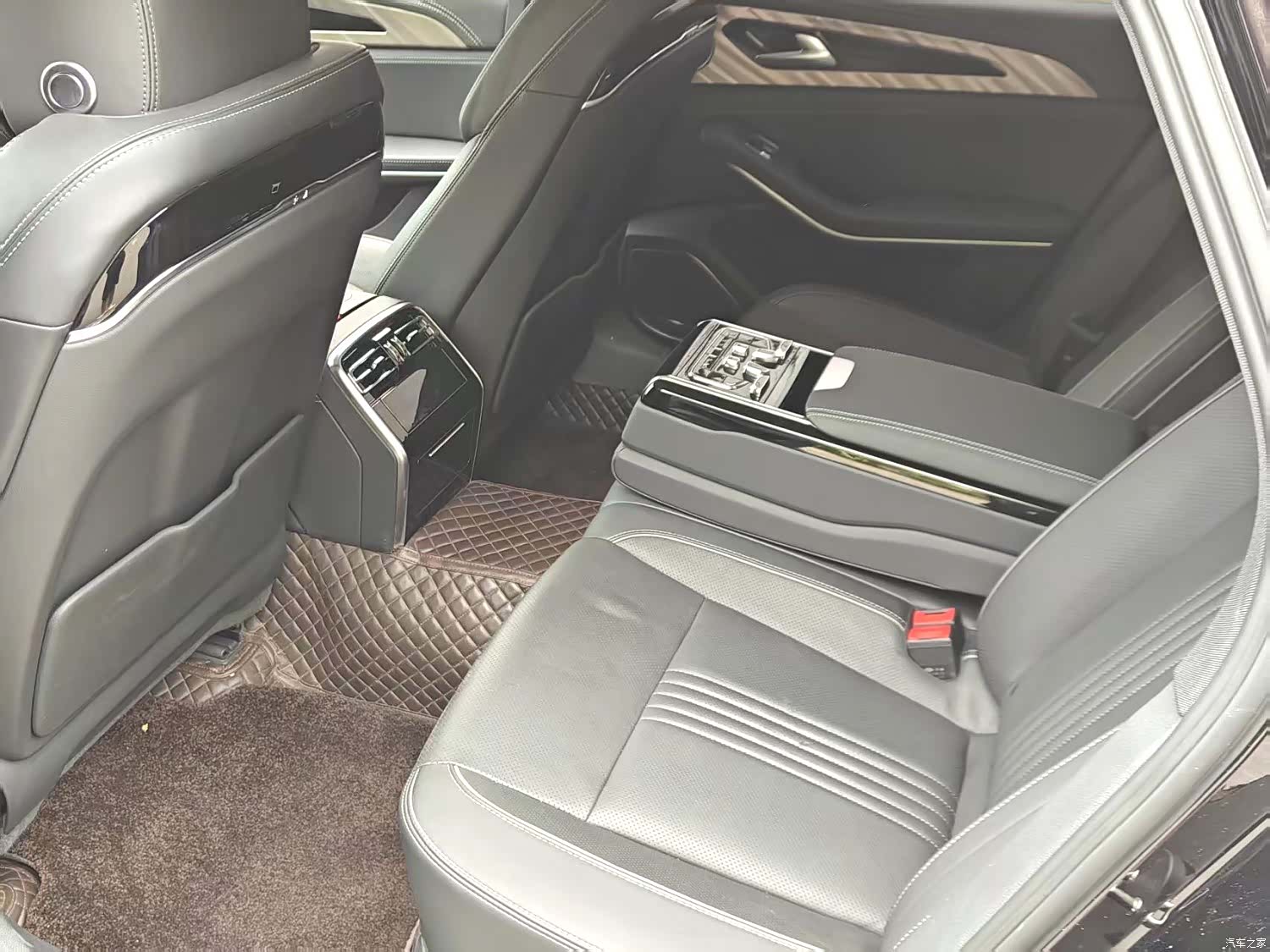 Hongqi H9, 2021 6