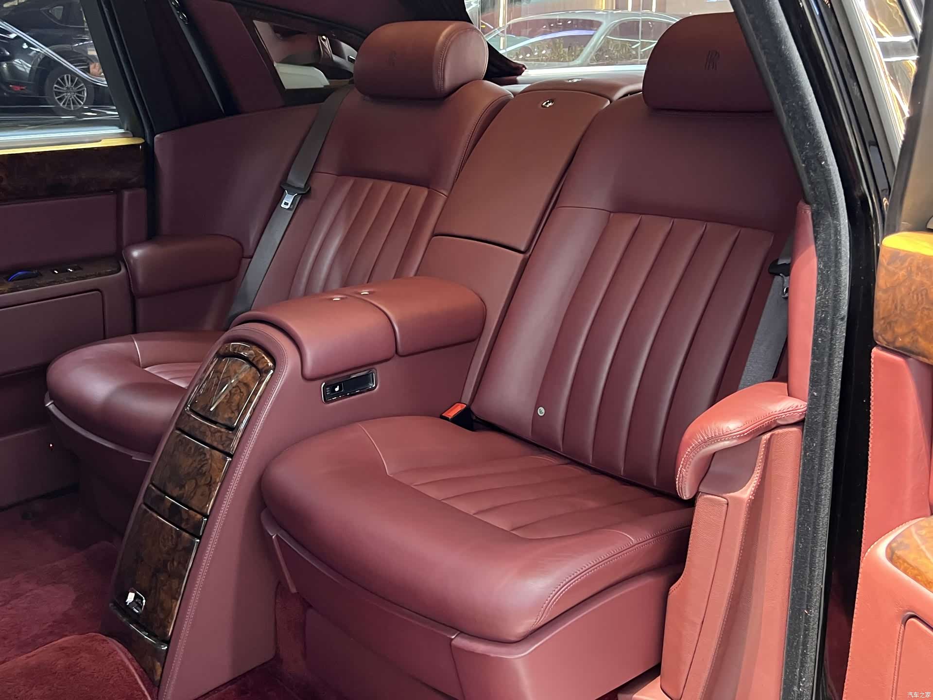 Rolls-Royce Phantom, 2013 11