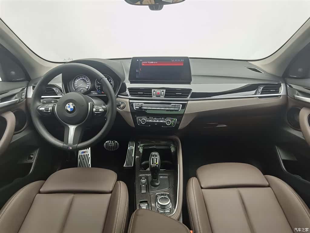 BMW X1, 2022 все фото