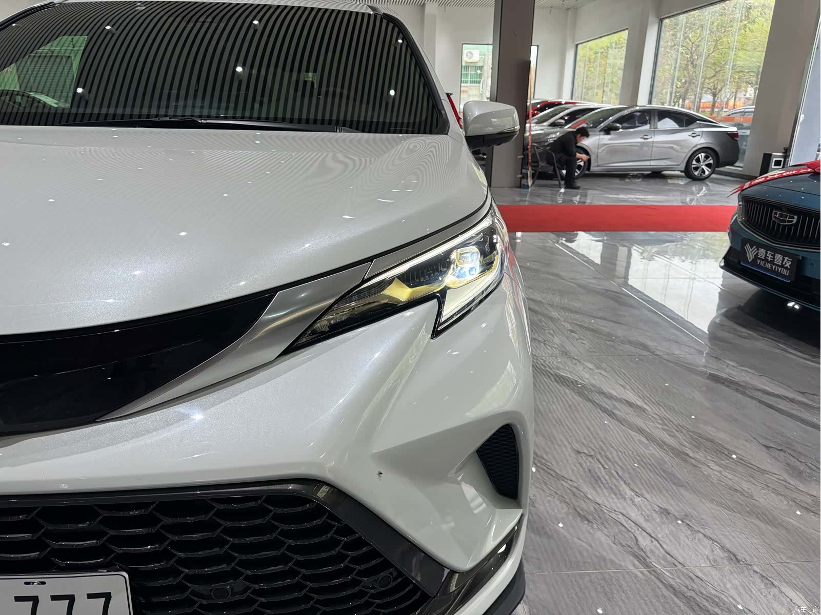 Toyota Granvia, 2023 23