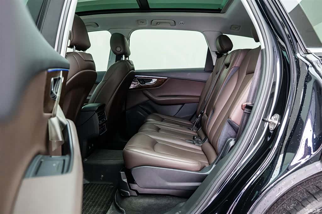Audi Q7, 2021 11