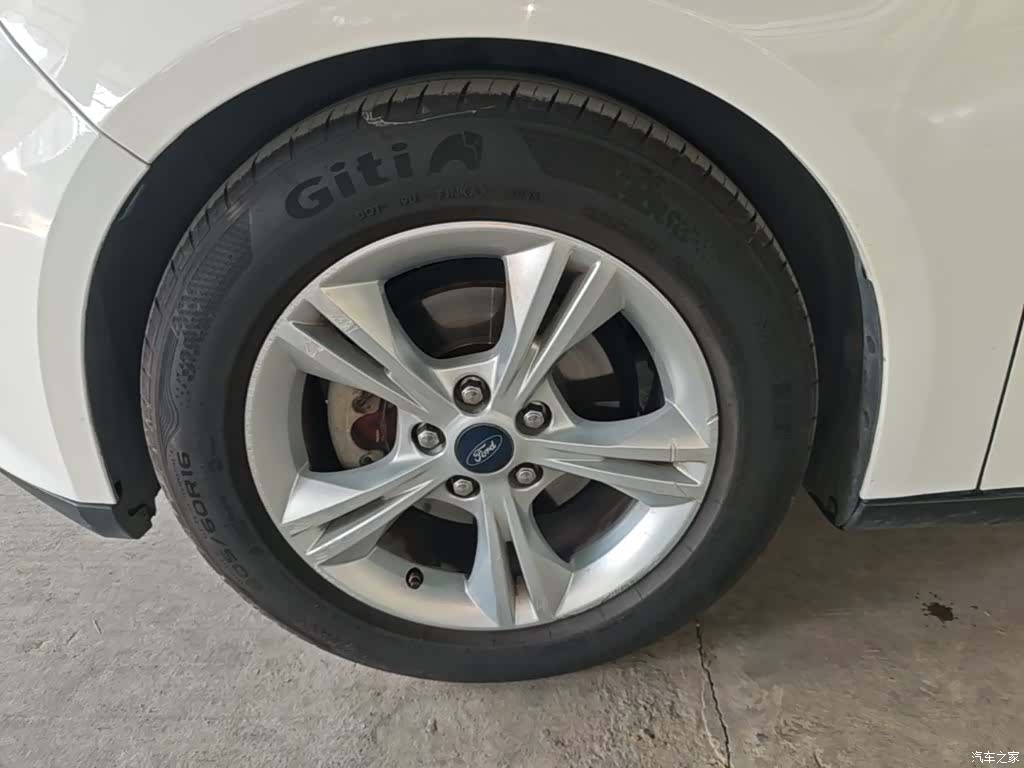 Ford Focus, 2014 23