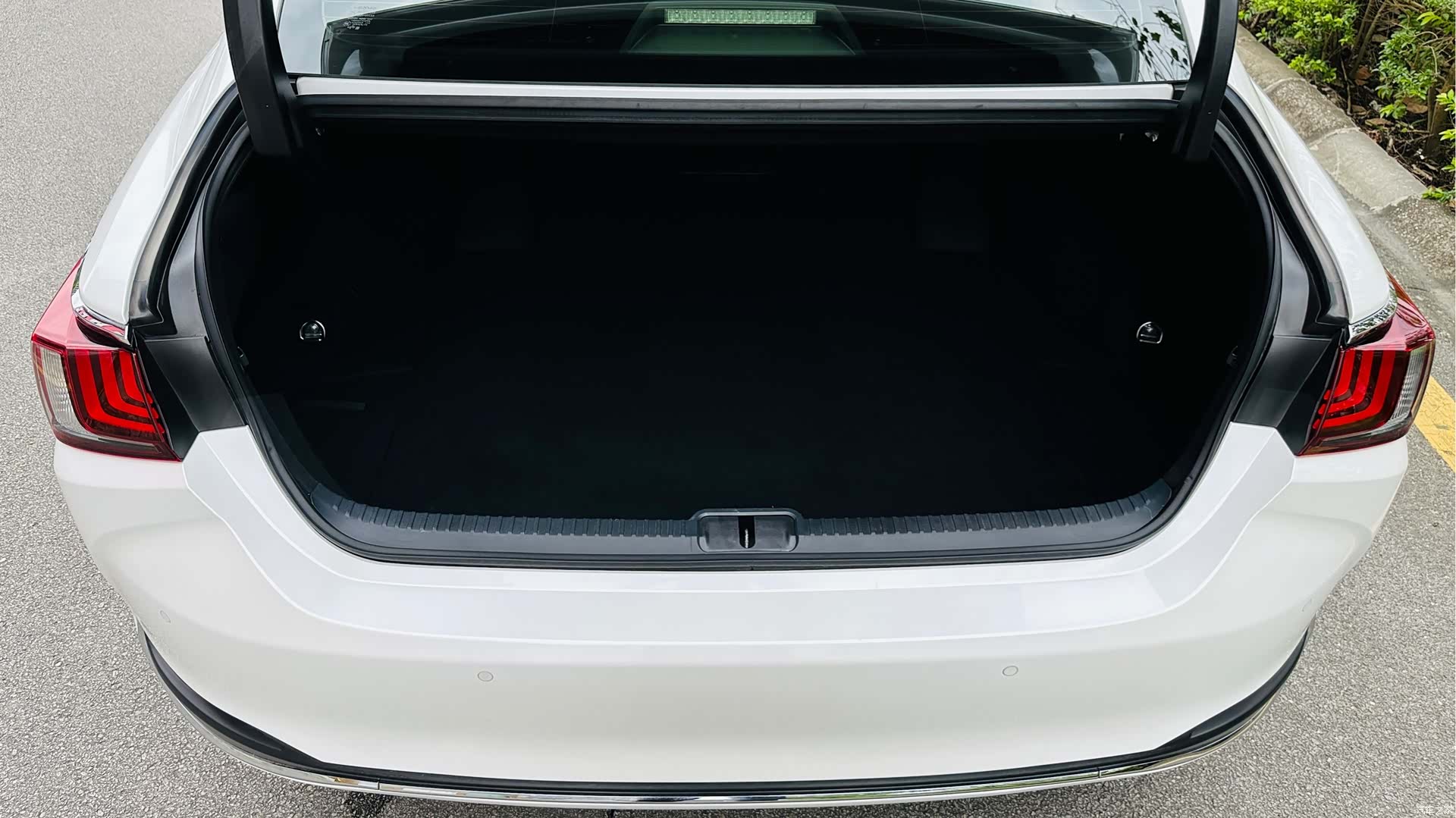 Lexus ES, 2023 15