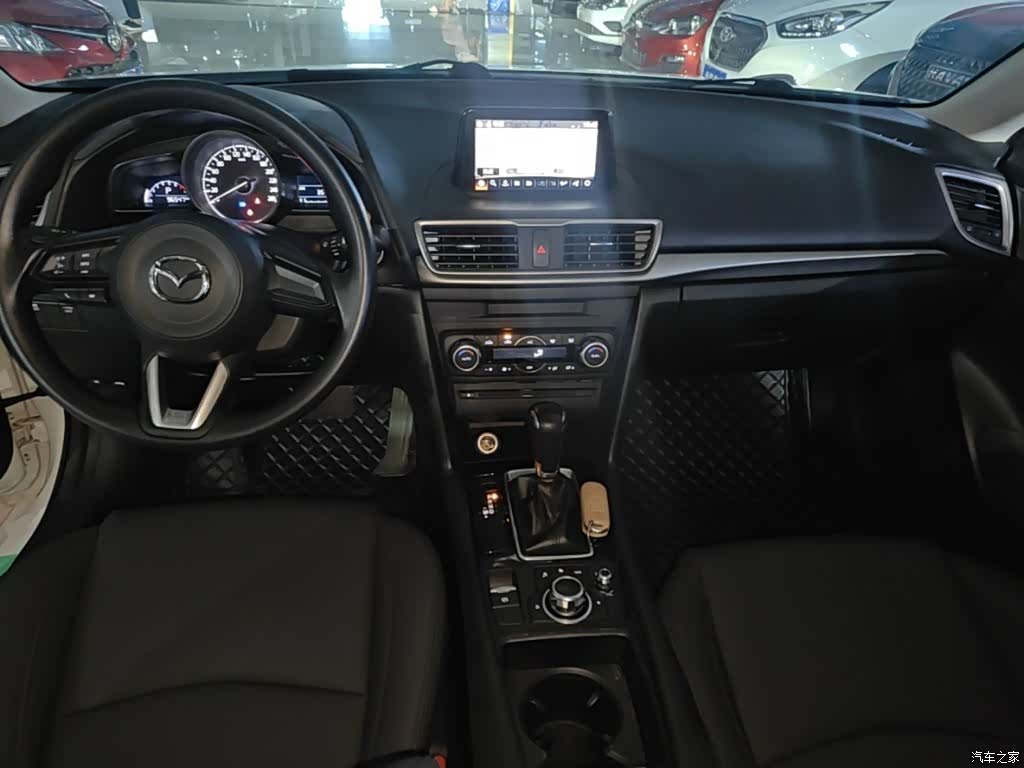 Mazda Mazda3, 2017 10