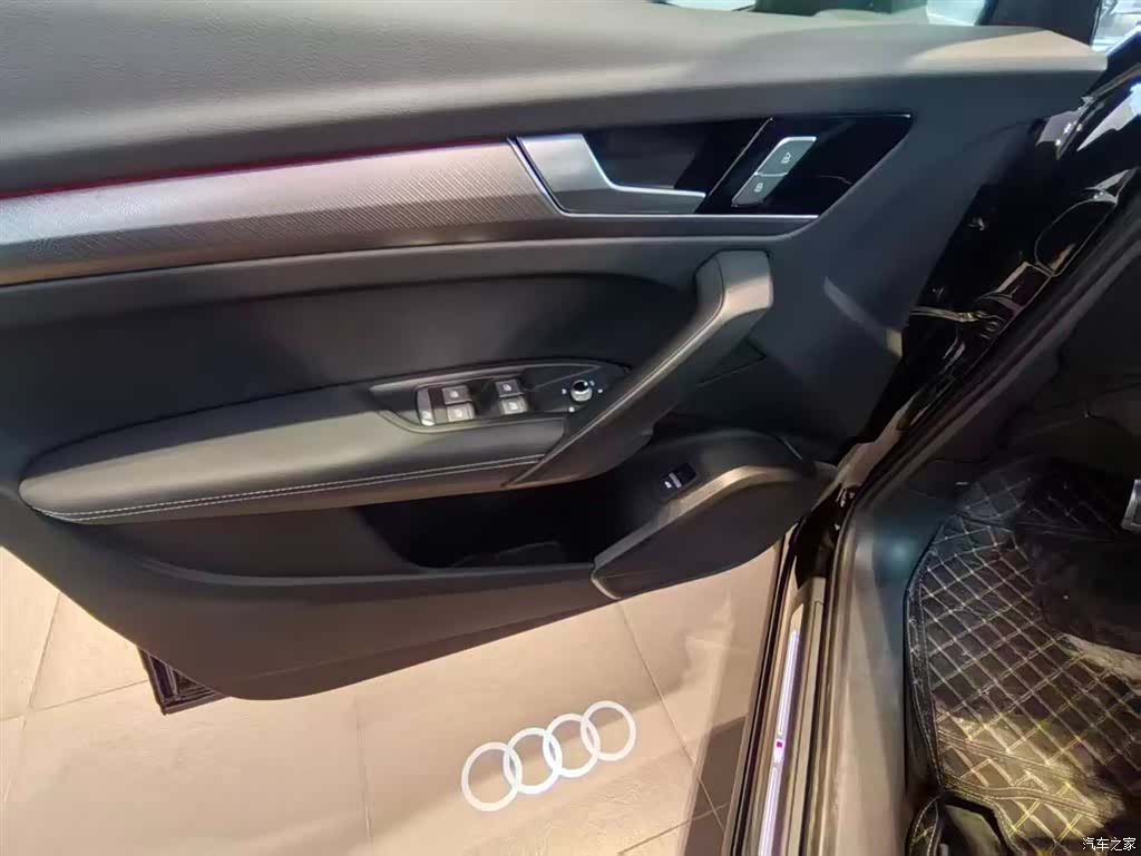 Audi Q5L, 2025 6