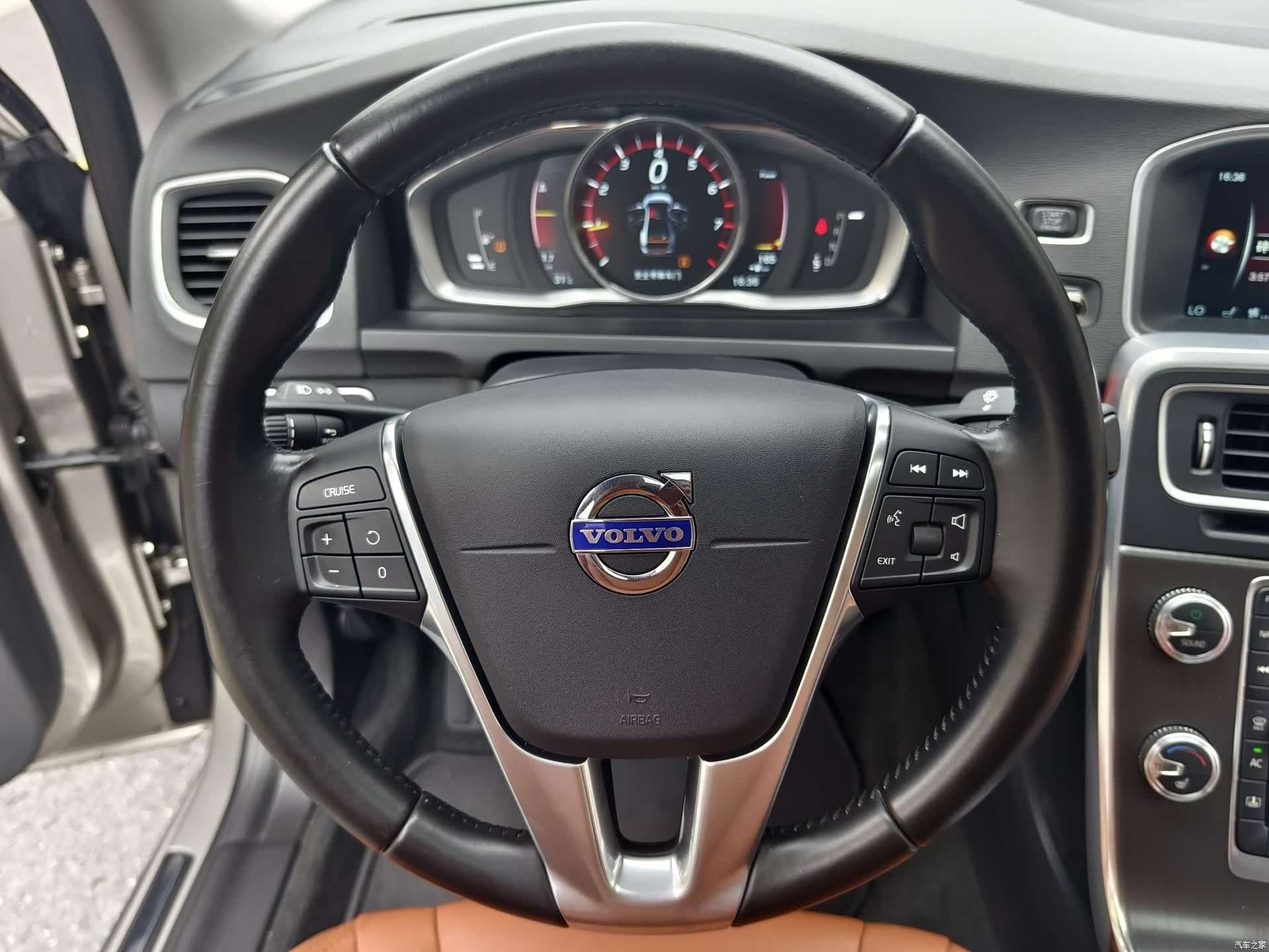 Volvo S60, 2015 4