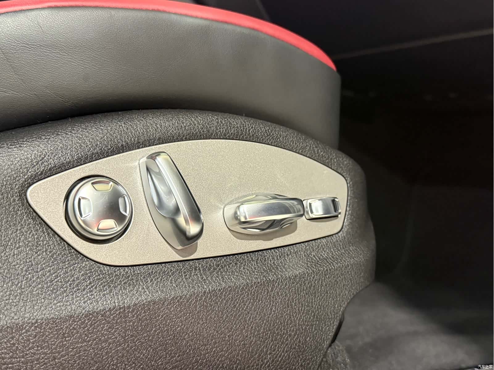Porsche Macan, 2026 16