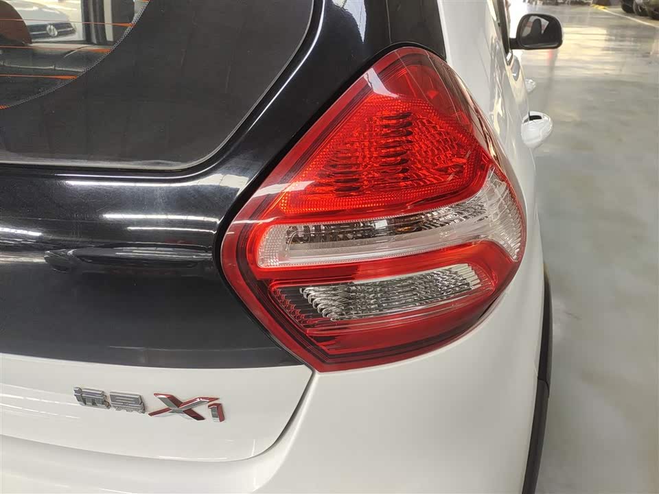 Geely Vision X1