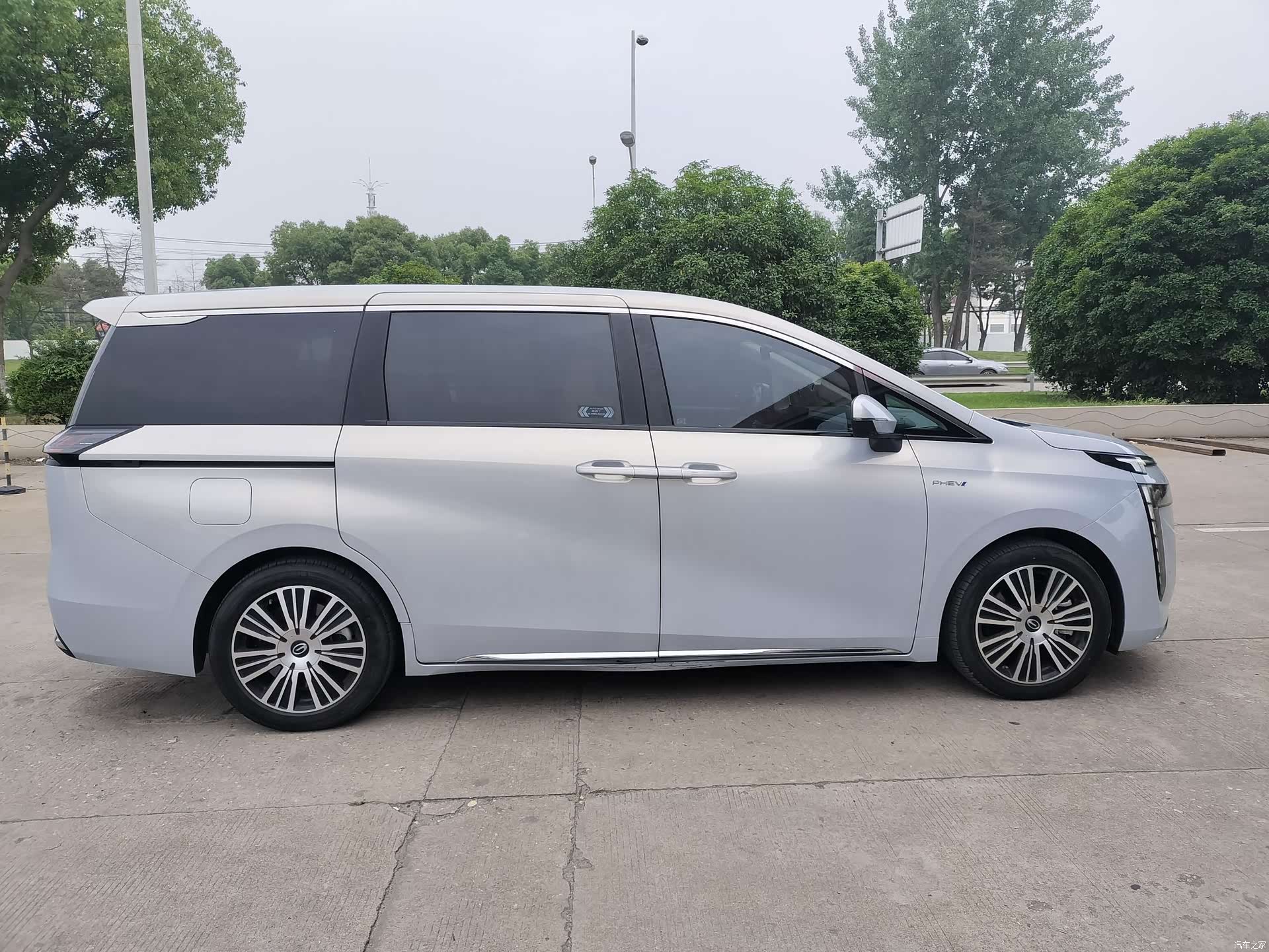 Trumpchi E8, 2024 4