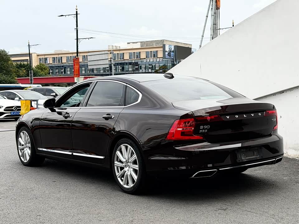 Volvo S90