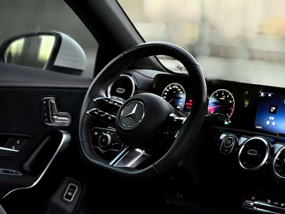 Mercedes-Benz CLA