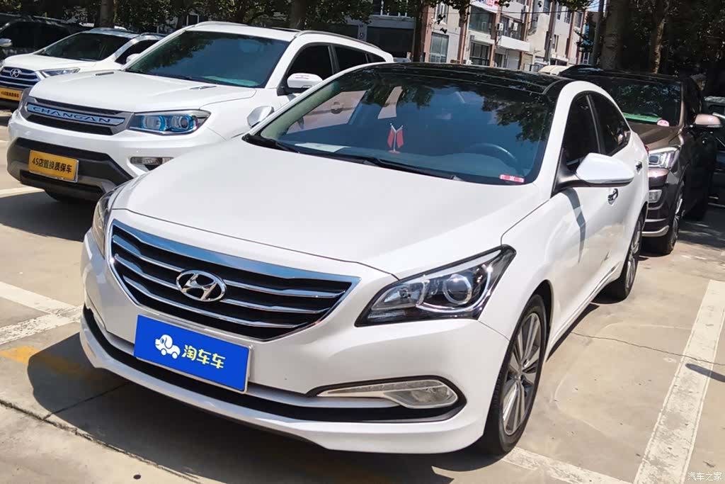 Hyundai DLX, 2016 1