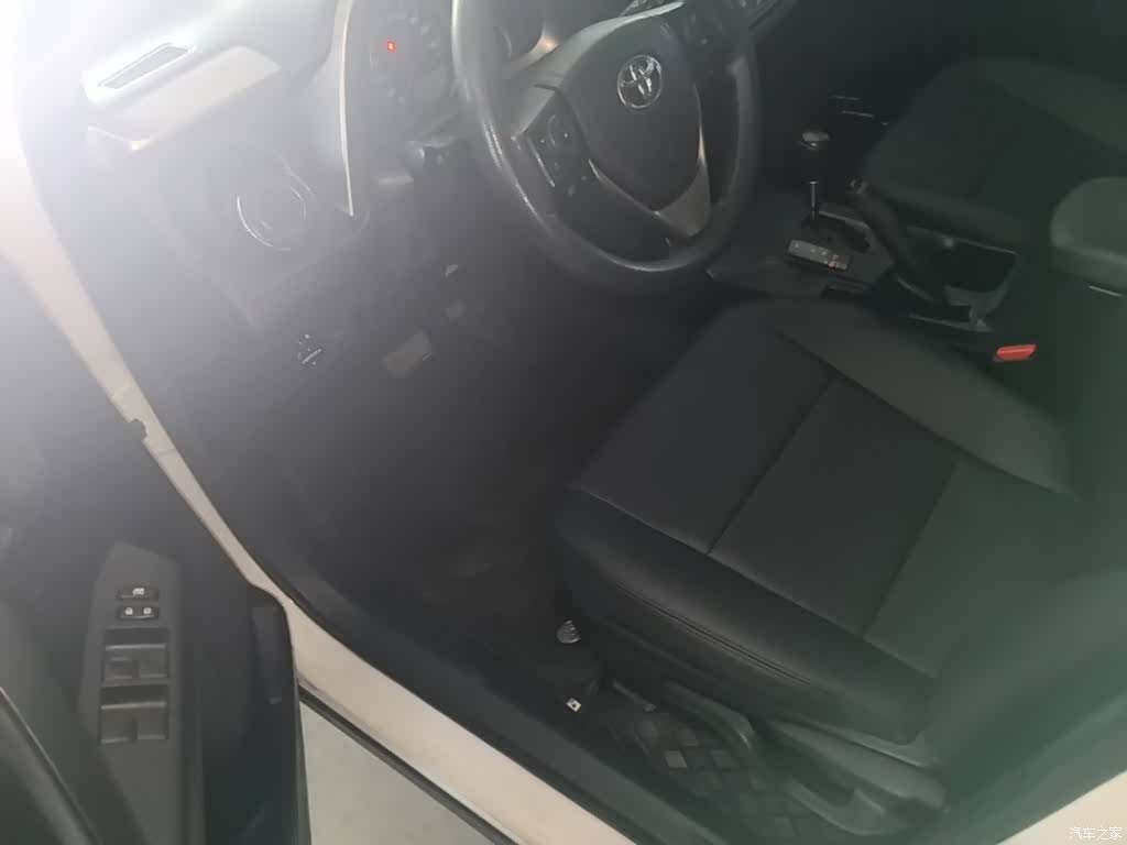 Toyota RAV4, 2014 16