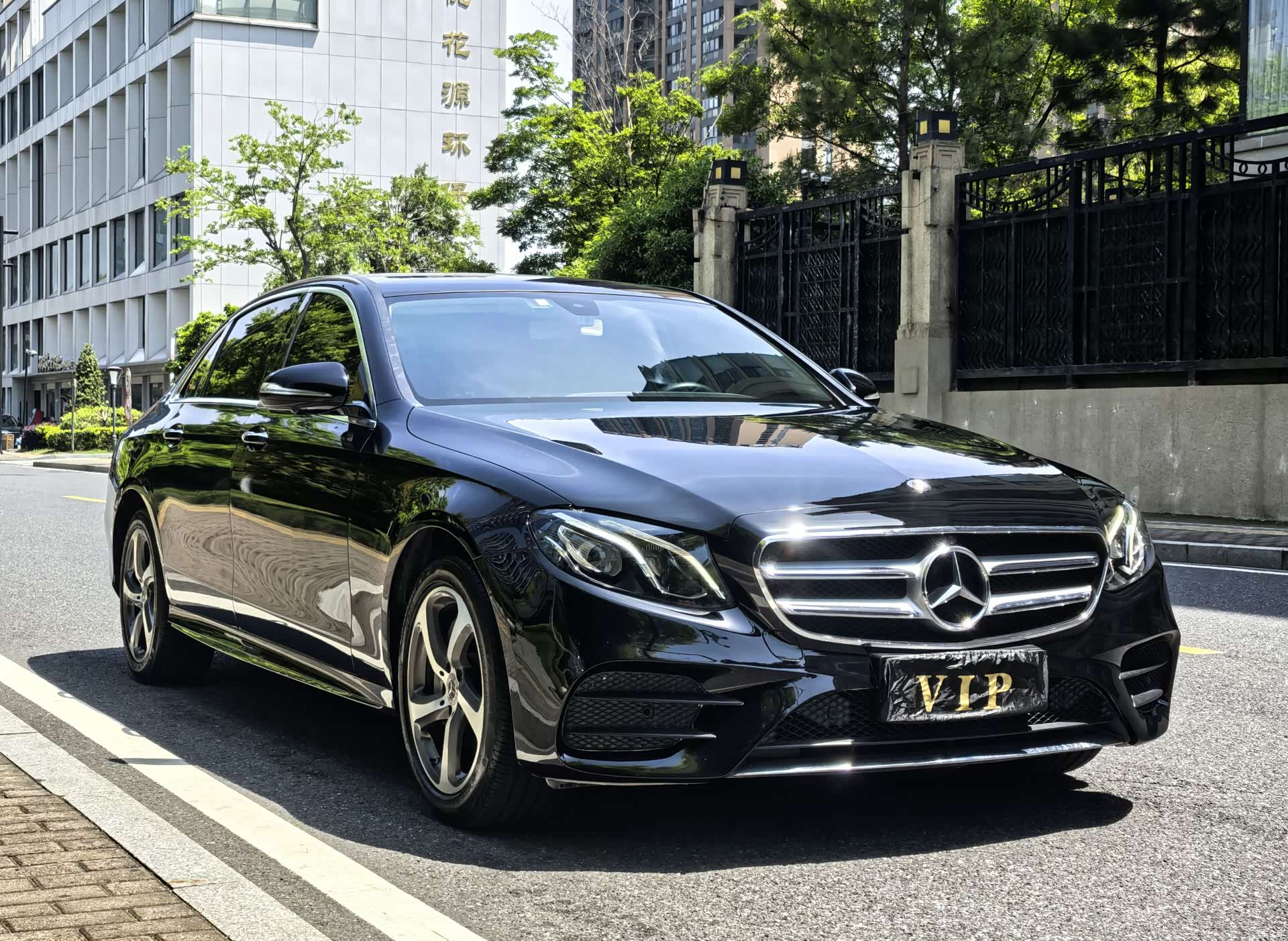 Mercedes-Benz E-Class, 2019 3