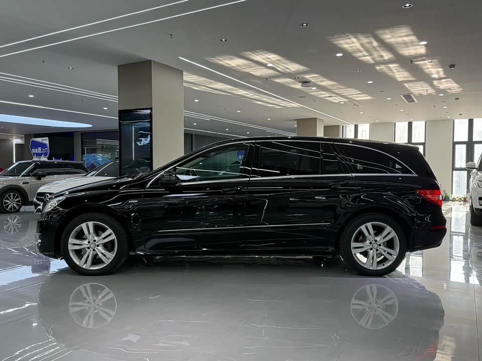 Mercedes-Benz R-class