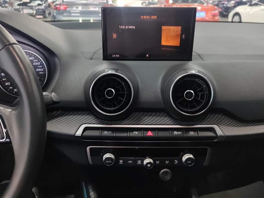 Audi Q2L Audi Q2L