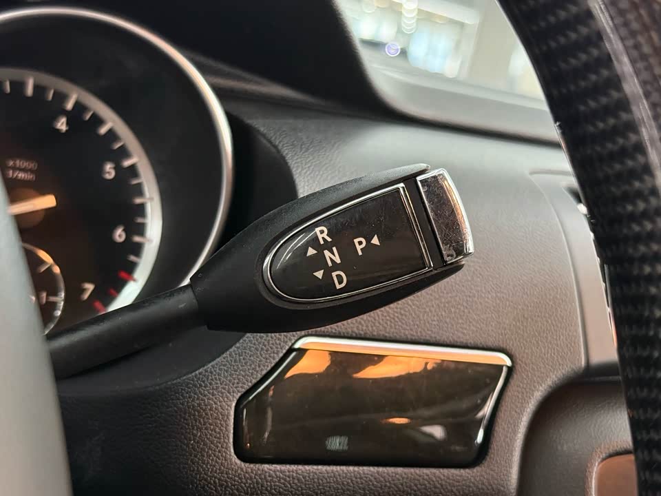 Mercedes-Benz R-class