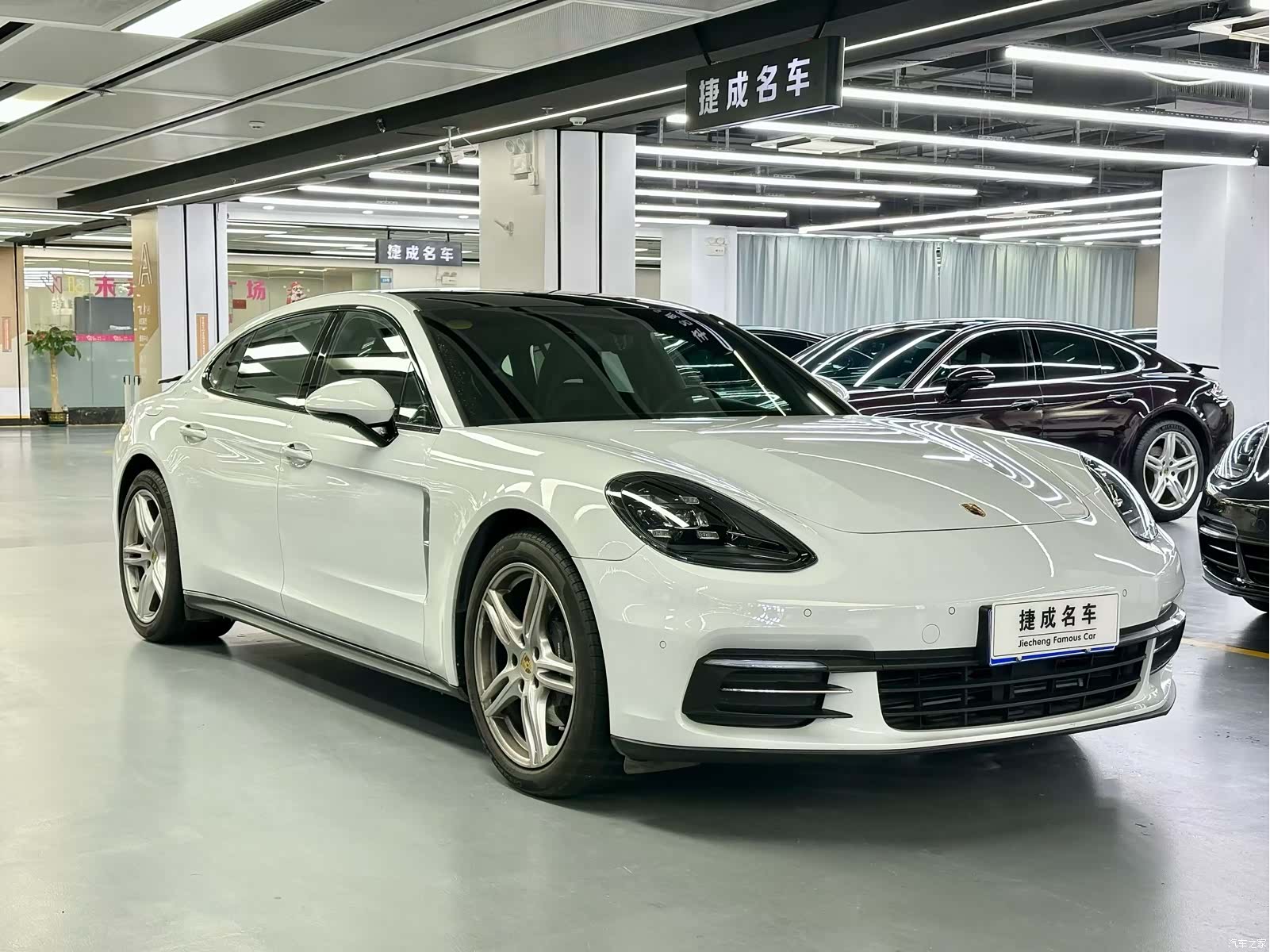 Porsche Panamera, 2018 1