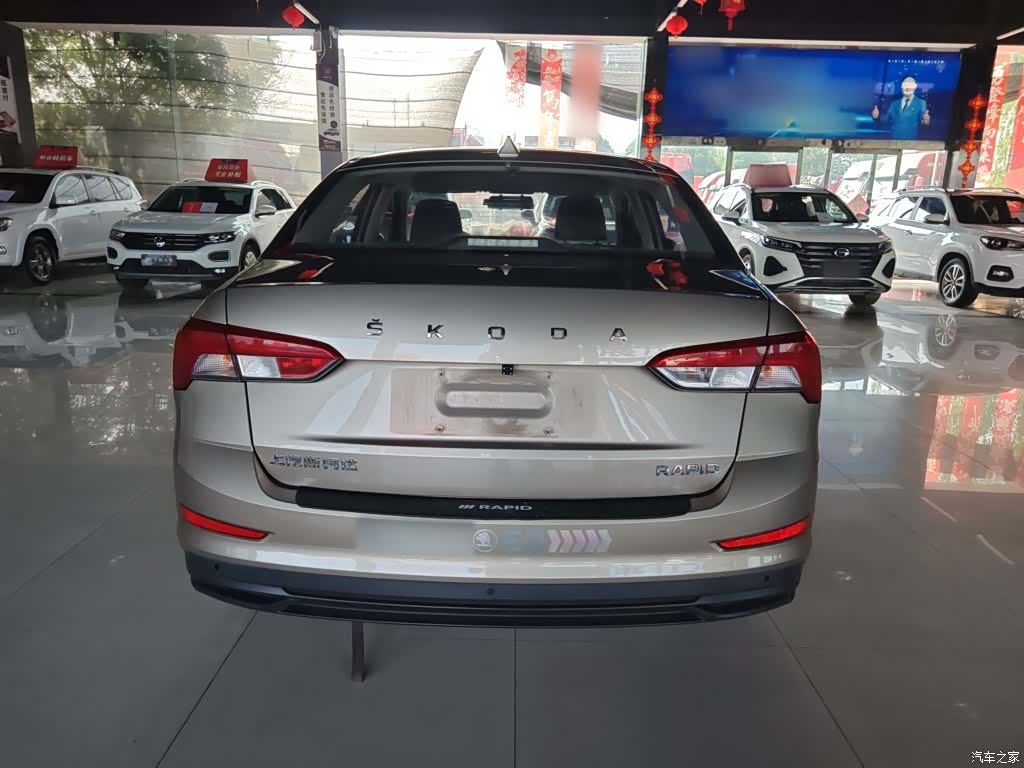 Skoda Rapid, 2021 10