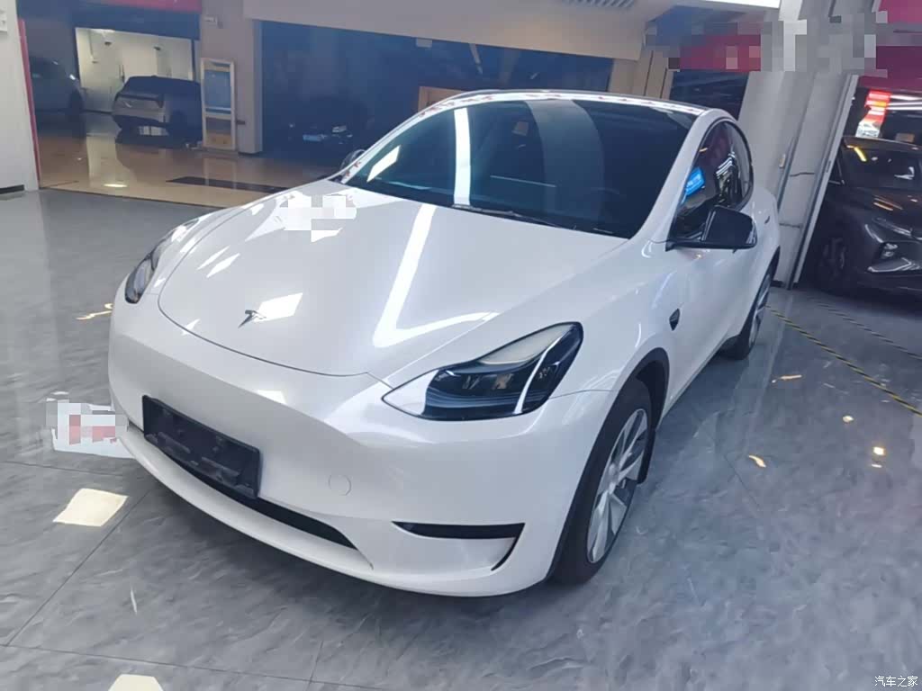 Tesla Model Y, 2023 1