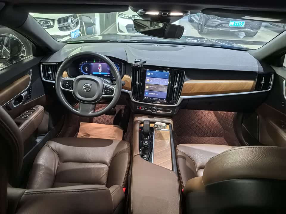 Volvo S90