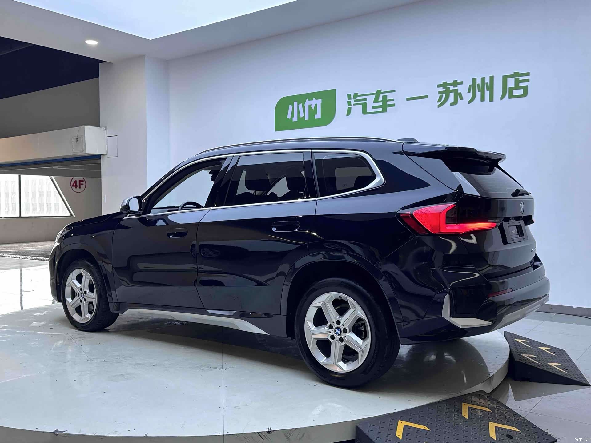 BMW X1, 2023 все фото