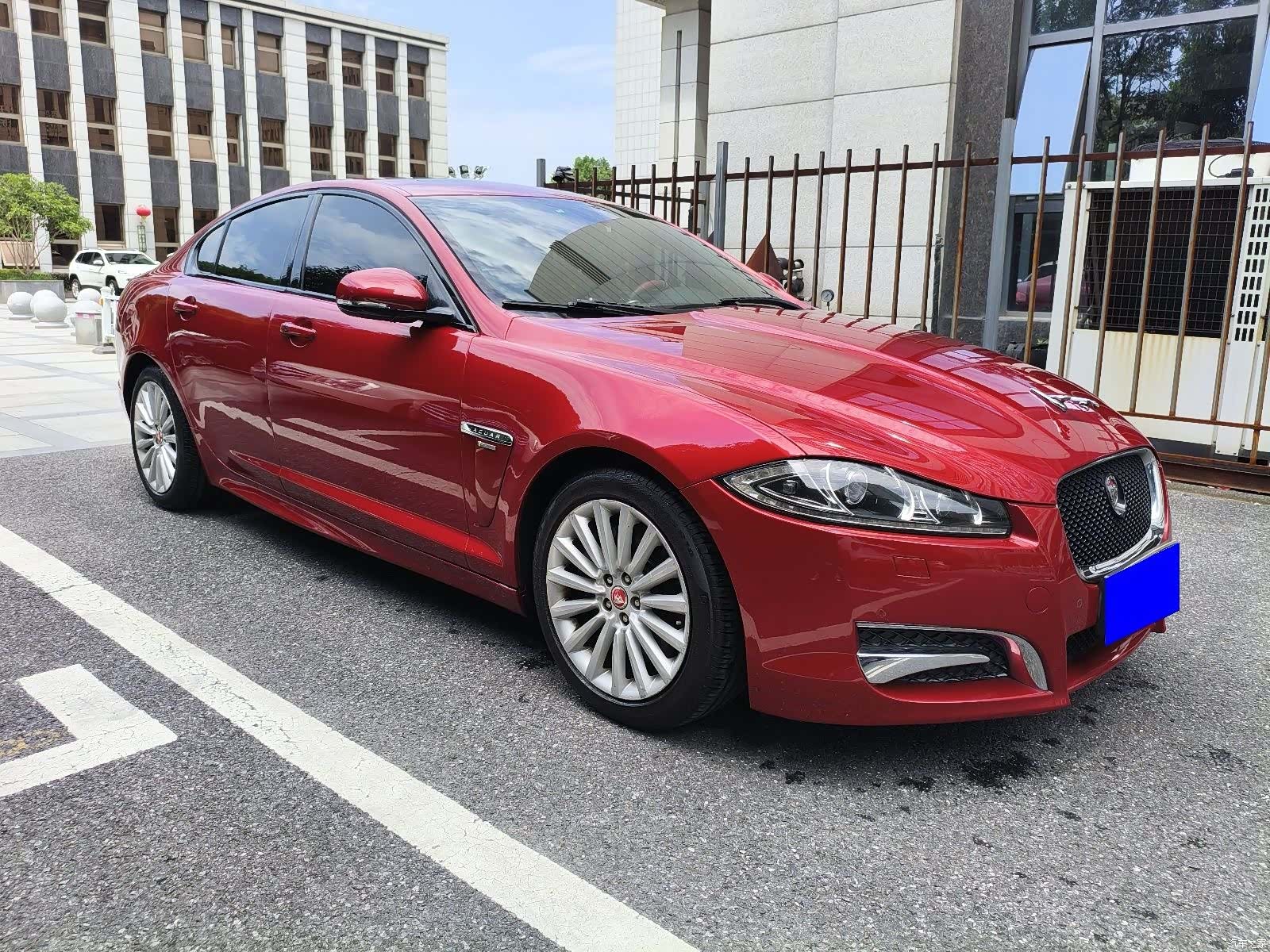 Jaguar XF, 2014 3