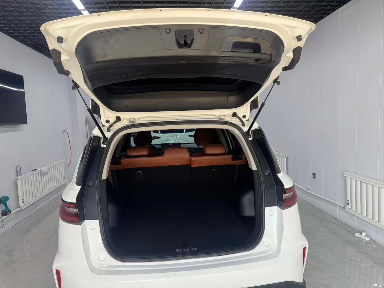 Geely X6, 2022 12