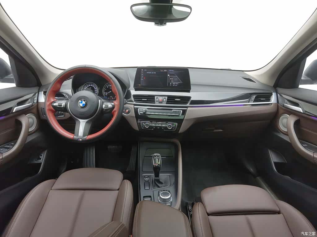 BMW X1, 2020 все фото