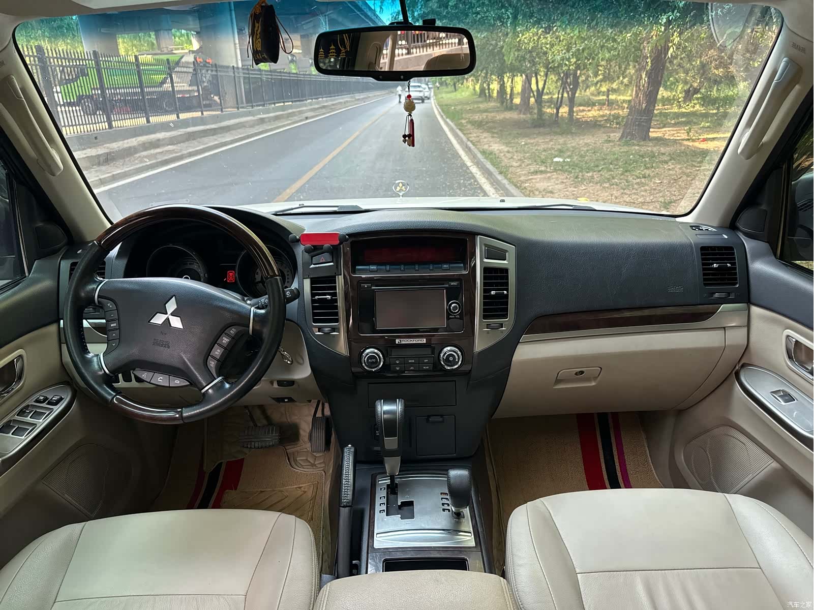 Mitsubishi Pajero, 2020 12