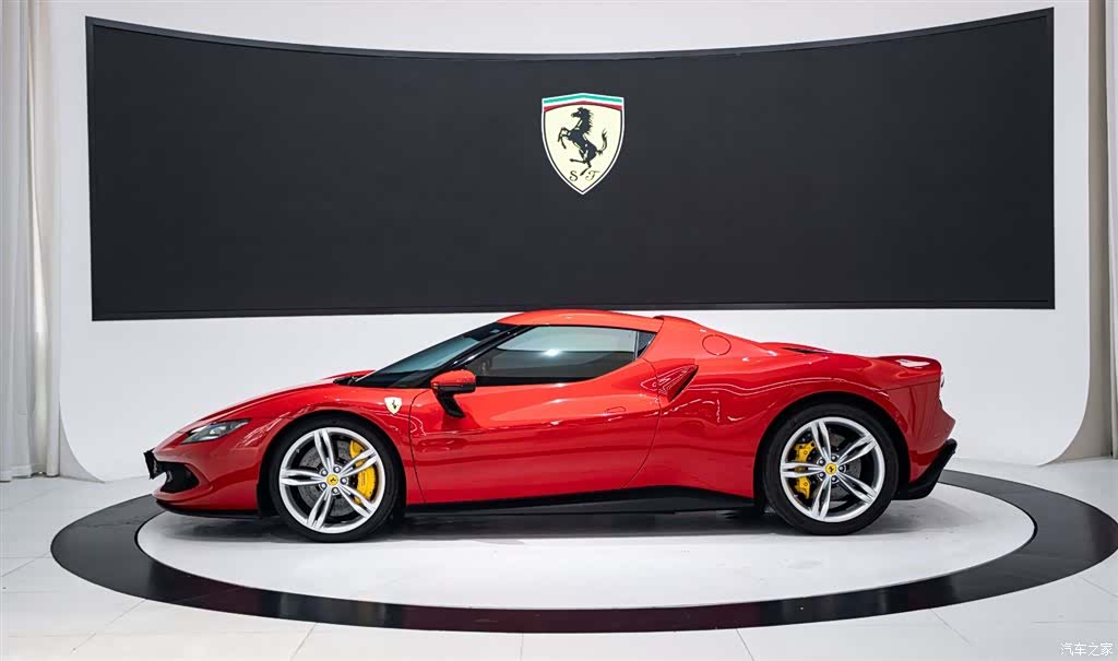 Ferrari 296, 2024 7