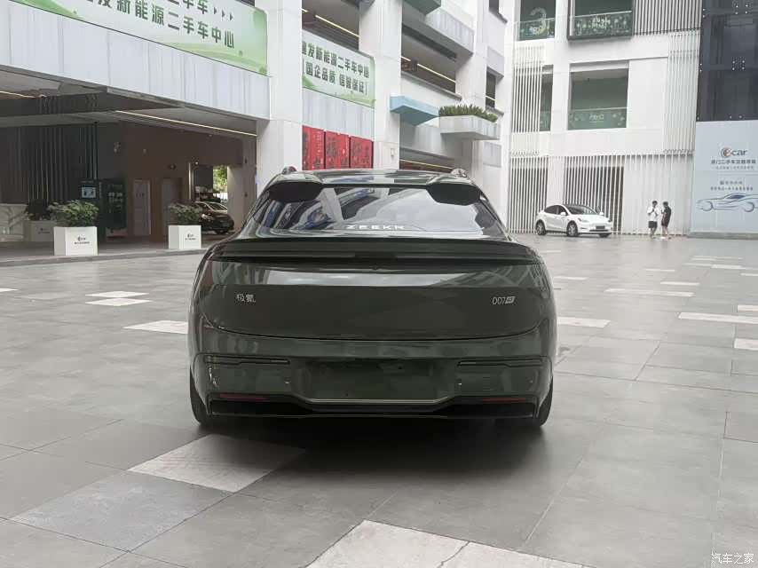 Zeekr 007, 2025 6