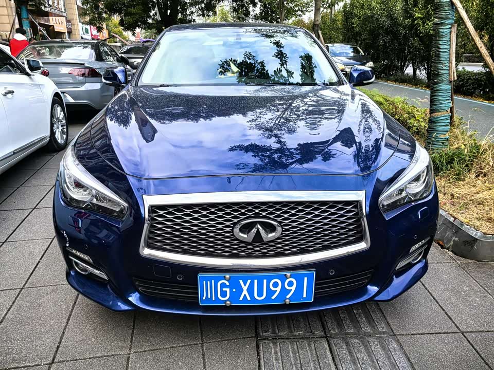 Infiniti Q50L
