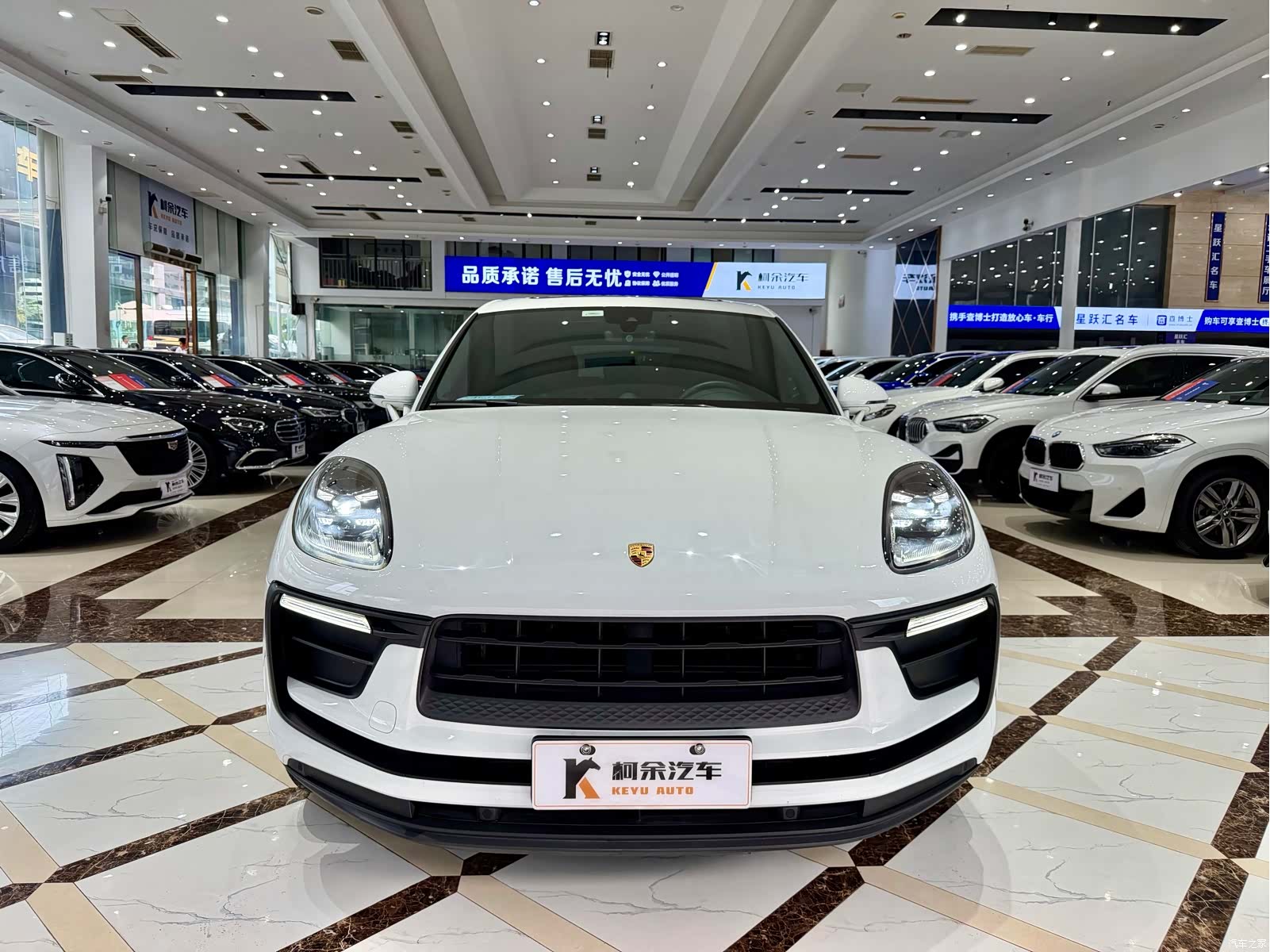 Porsche Macan, 2024 3