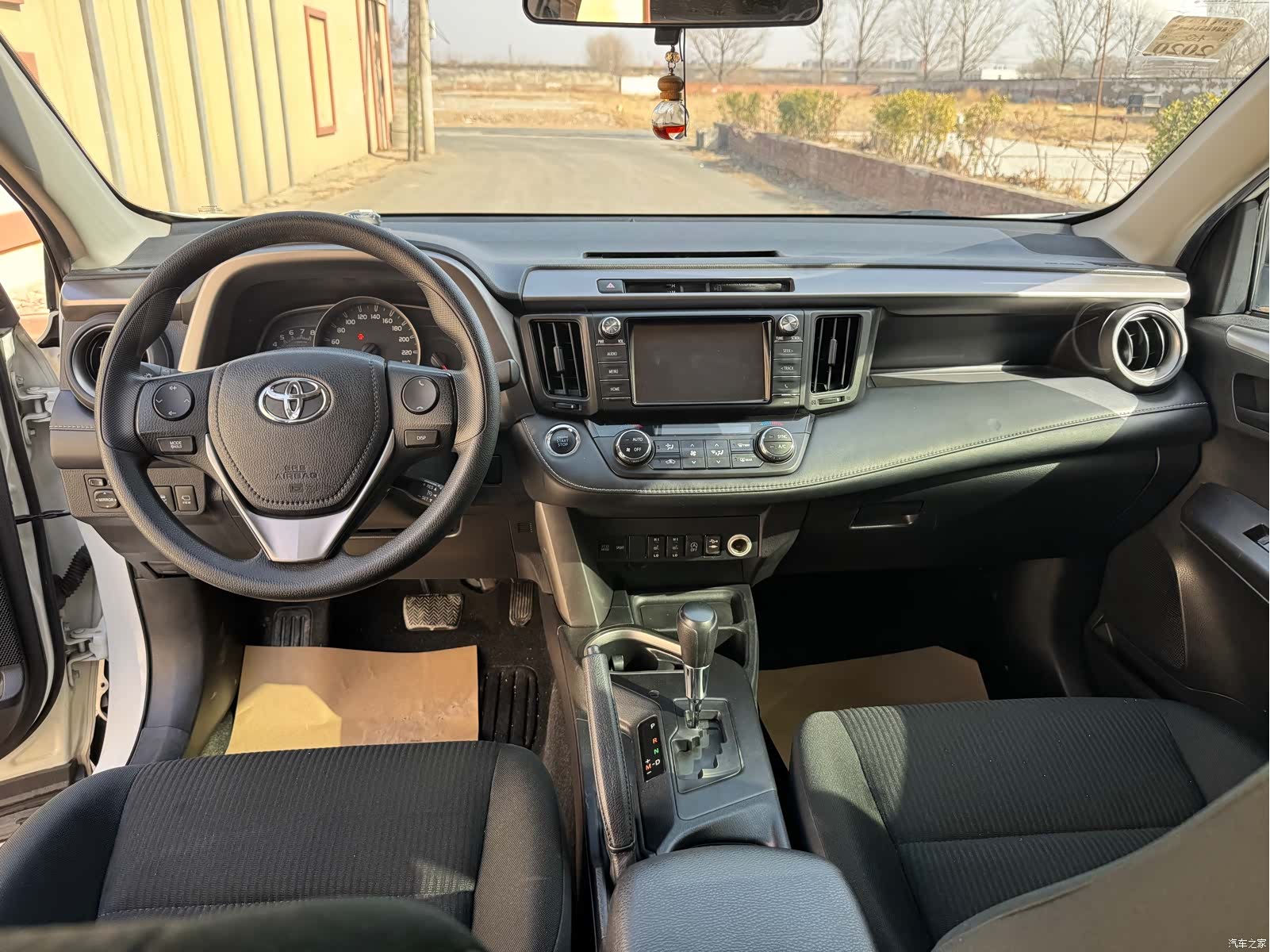 Toyota RAV4, 2018 9