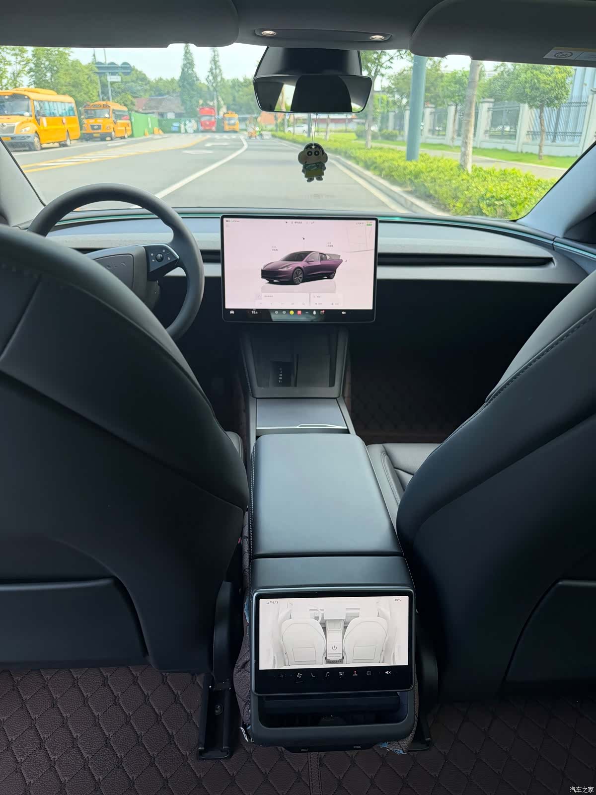 Tesla Model 3, 2025 8
