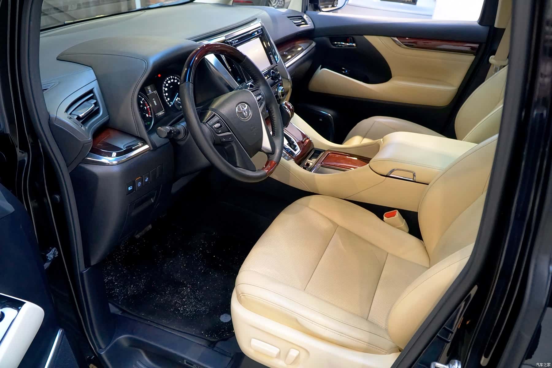 Toyota Alphard, 2016 7
