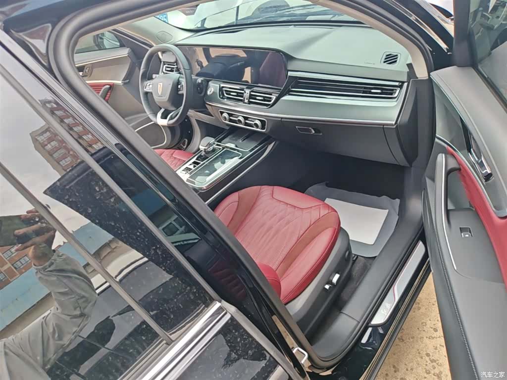 Hongqi HS5, 2024 11