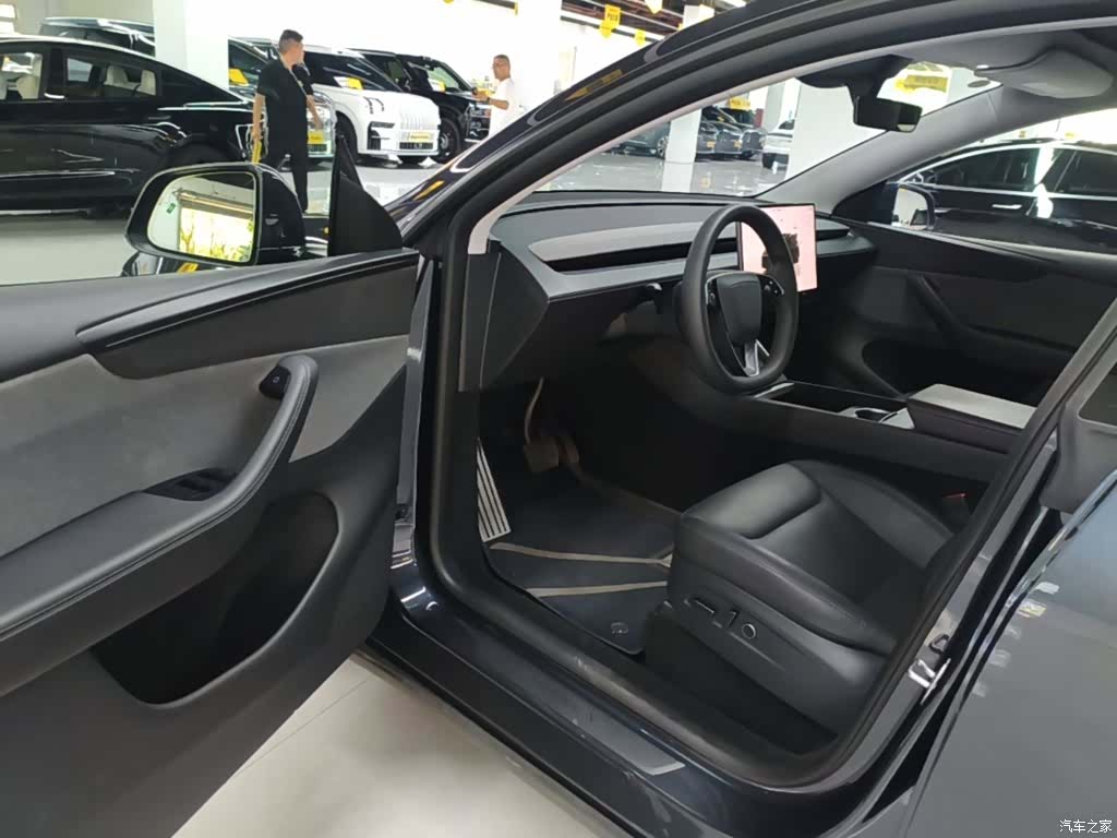 Tesla Model Y, 2025 16